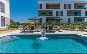 Dvj Apartments